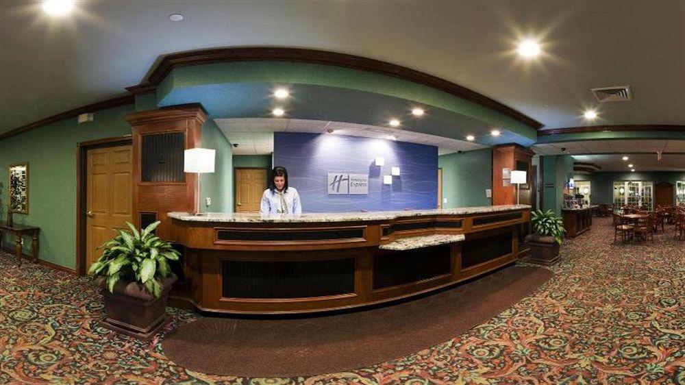 Holiday Inn Express Grand Rapids Southwest, An Ihg Hotel Грандвил Екстериор снимка