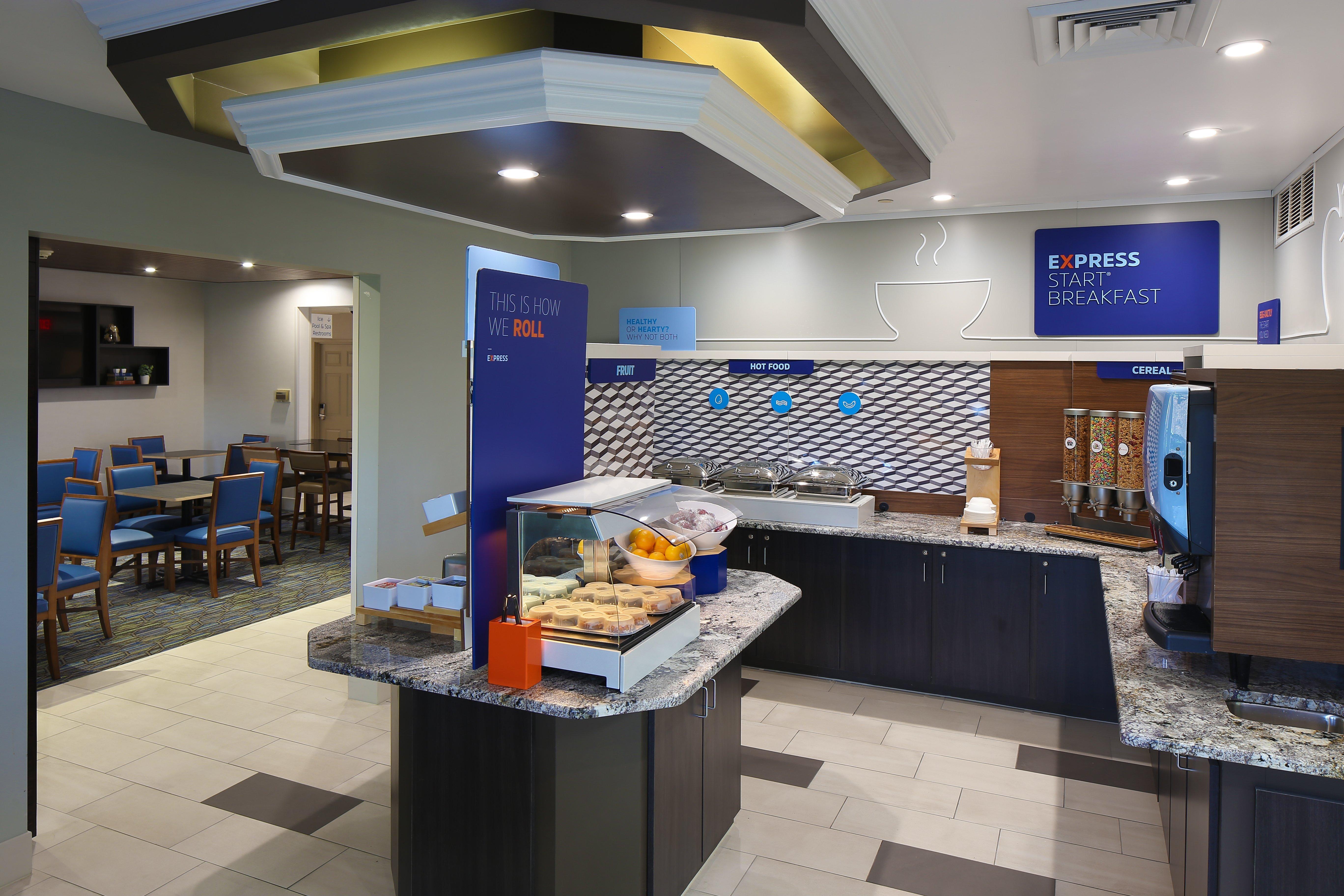 Holiday Inn Express Grand Rapids Southwest, An Ihg Hotel Грандвил Екстериор снимка