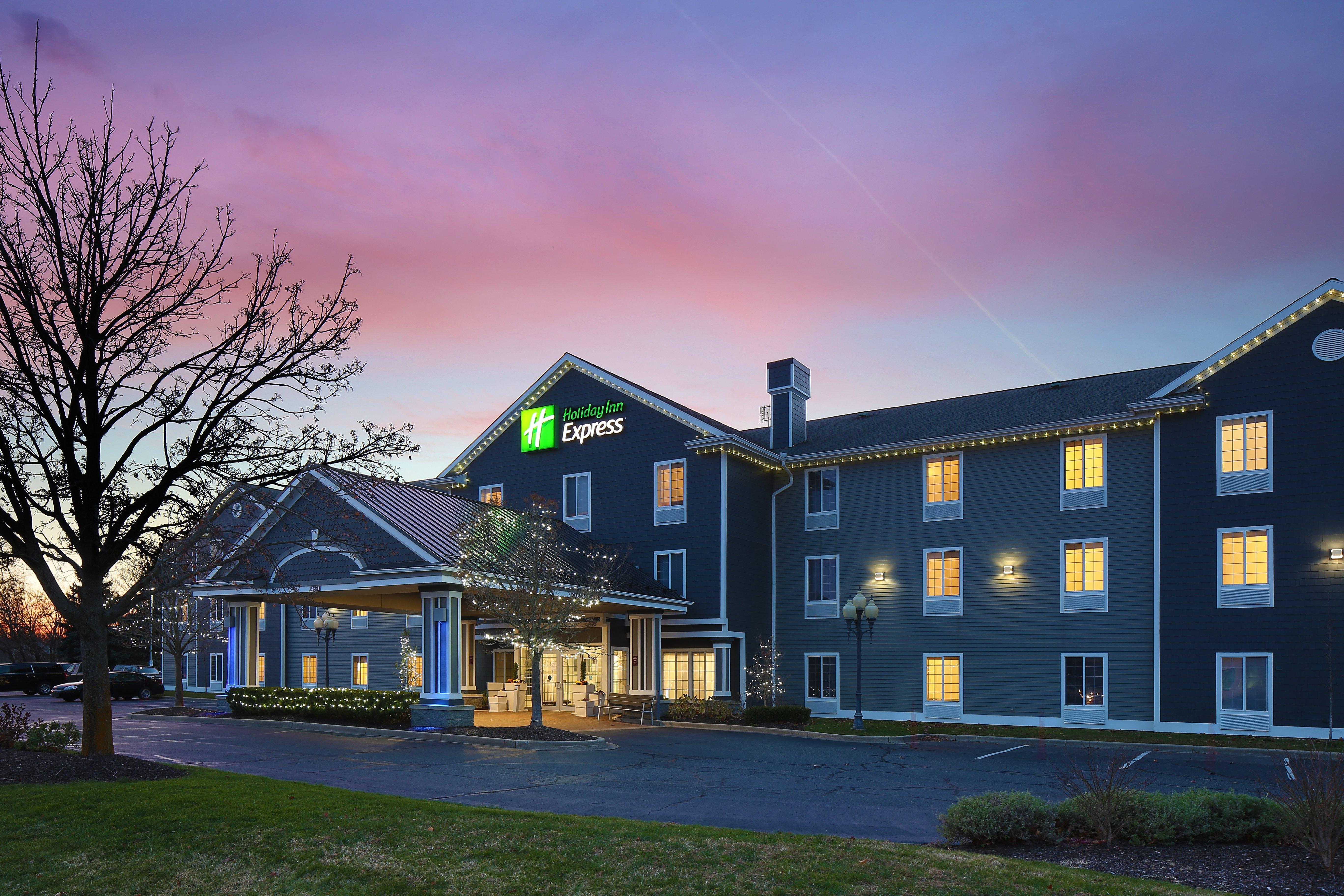 Holiday Inn Express Grand Rapids Southwest, An Ihg Hotel Грандвил Екстериор снимка