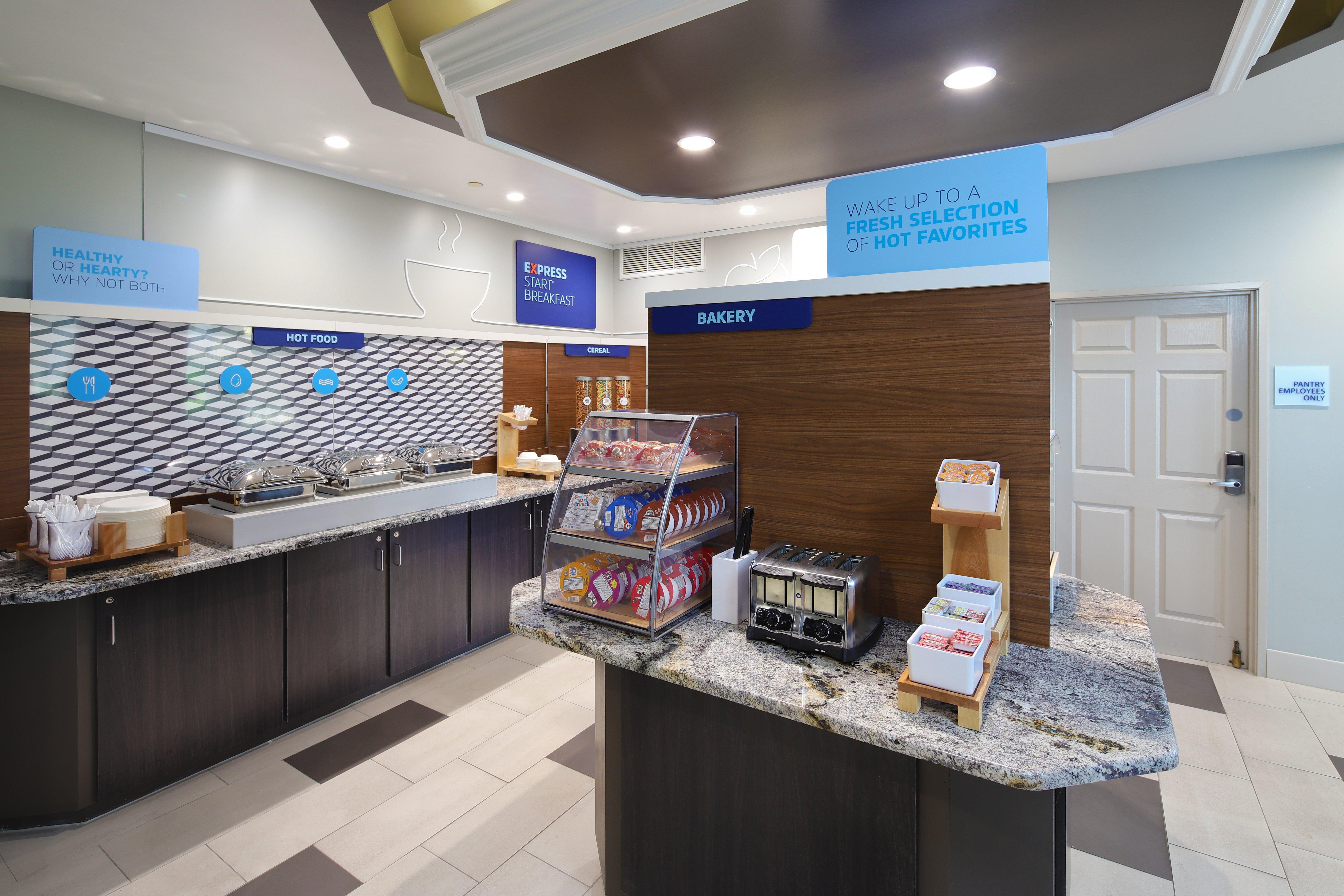 Holiday Inn Express Grand Rapids Southwest, An Ihg Hotel Грандвил Екстериор снимка